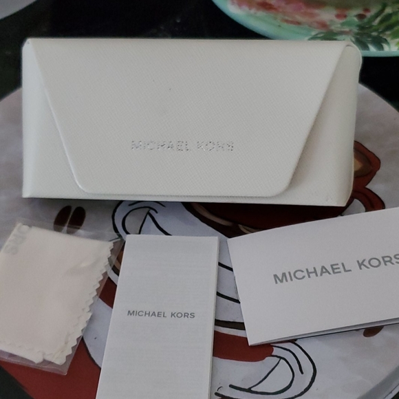 Michael kors HOST PICK gorgeous red sunglasses sold out new gorgeous - Picture 4 of 4